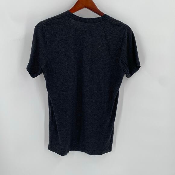 Maverick by Logan Paul Charcoal grey silver gold tee mens size medium - Picture 2 of 6